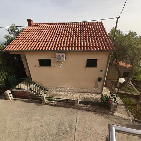 Apartman Maslina Pisak Exterior photo