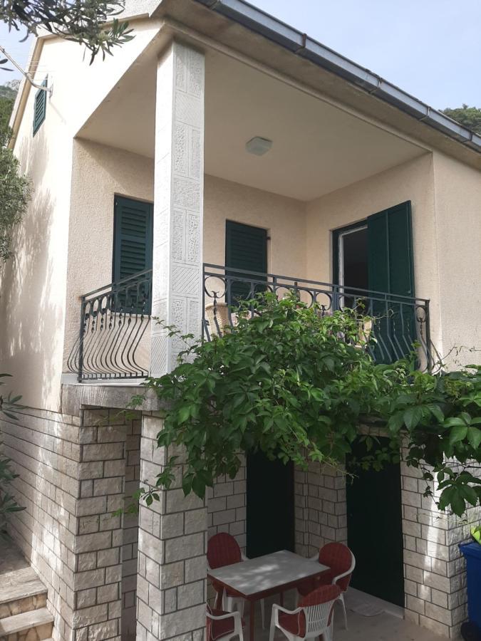 Apartman Maslina Pisak Exterior photo
