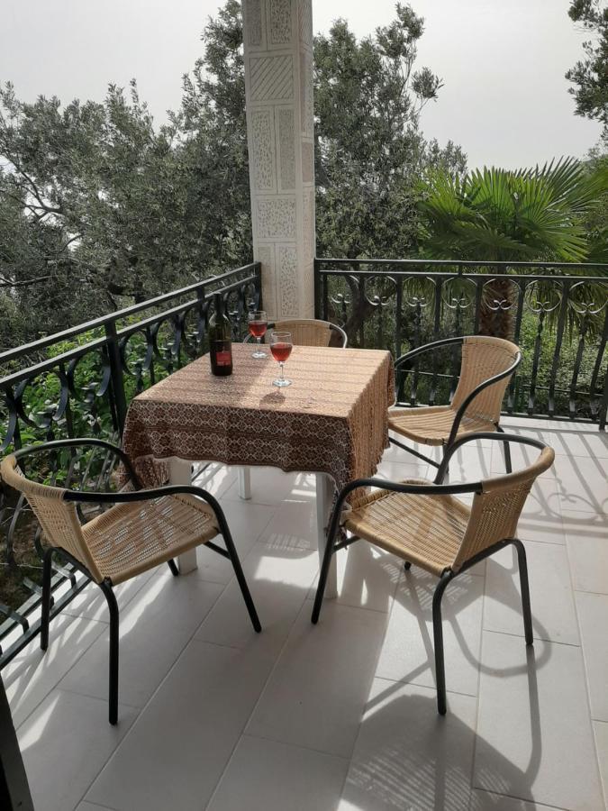Apartman Maslina Pisak Exterior photo