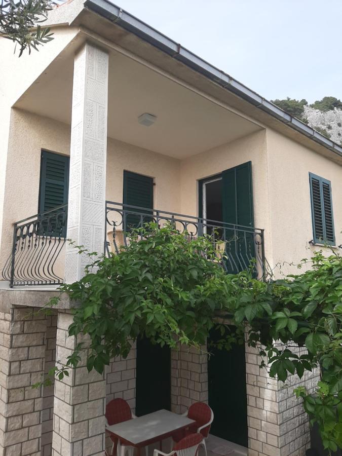 Apartman Maslina Pisak Exterior photo