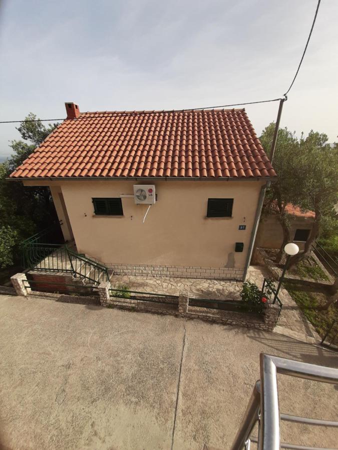 Apartman Maslina Pisak Exterior photo