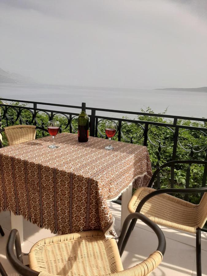 Apartman Maslina Pisak Exterior photo