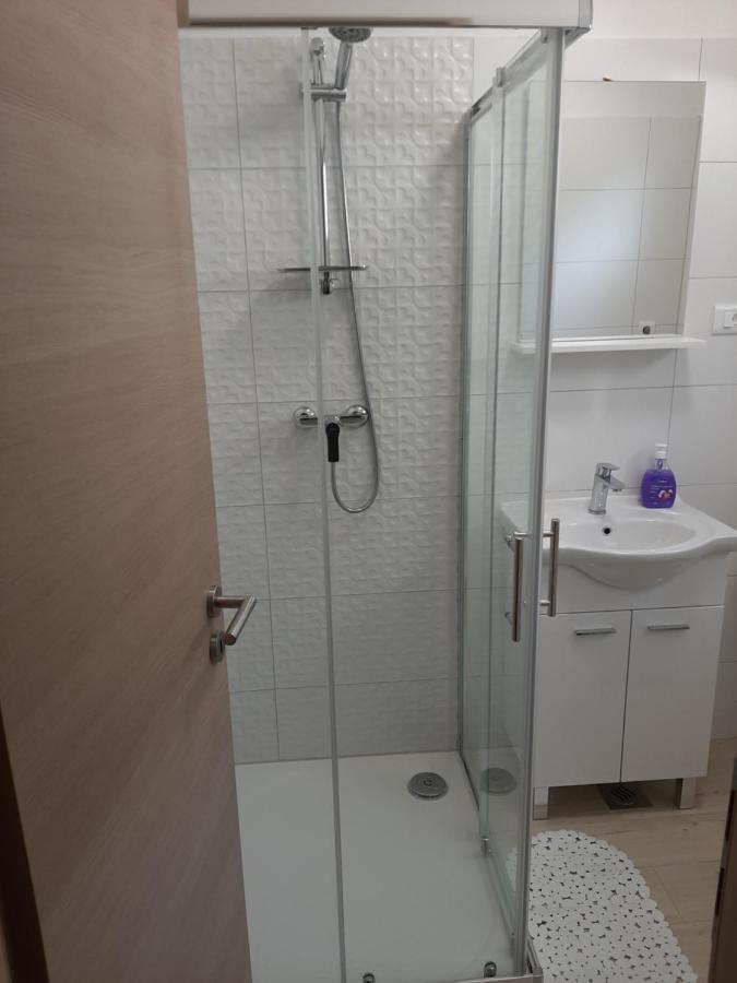 Apartman Maslina Pisak Exterior photo