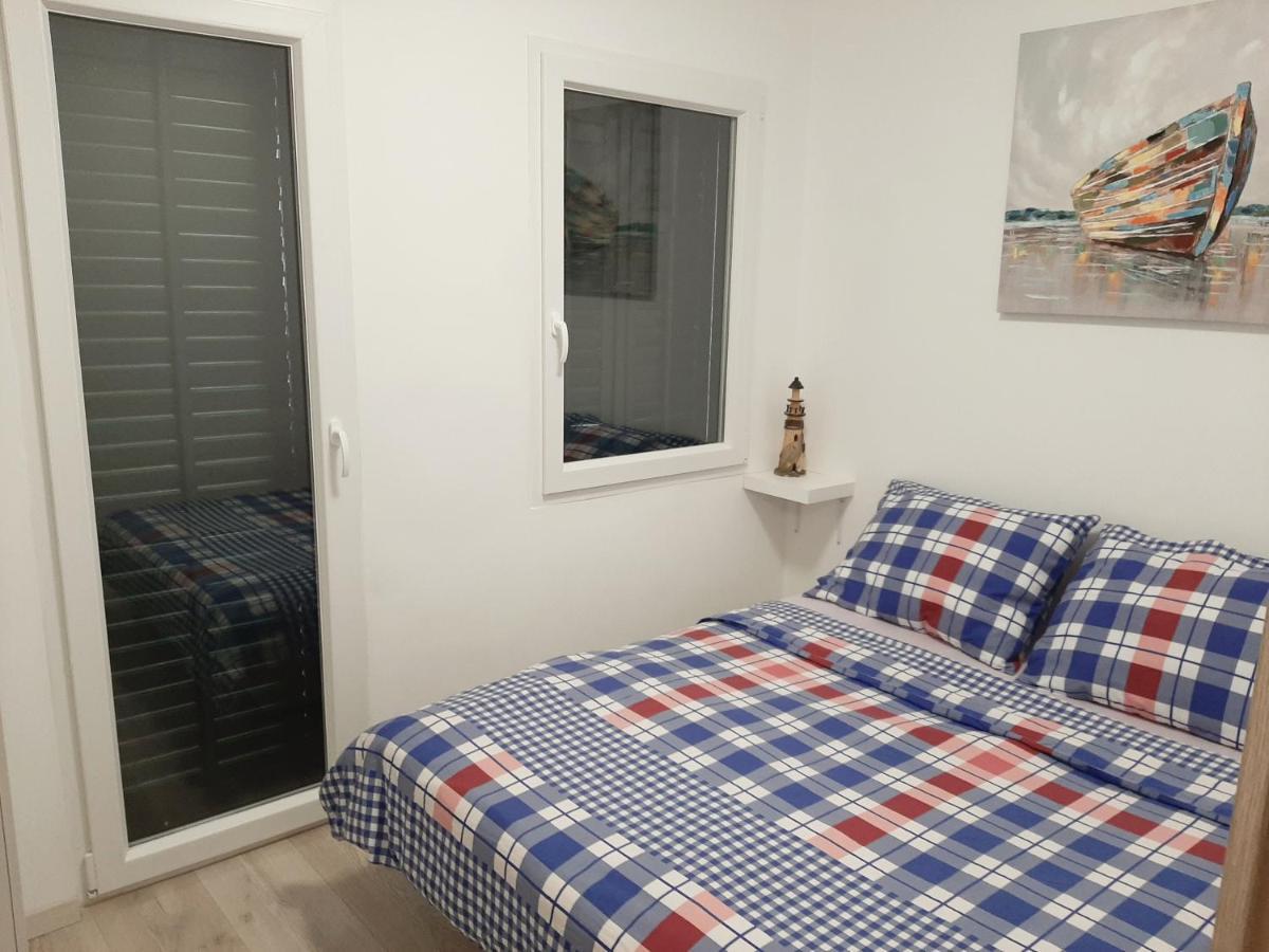 Apartman Maslina Pisak Exterior photo