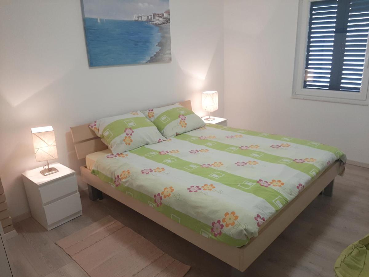 Apartman Maslina Pisak Exterior photo